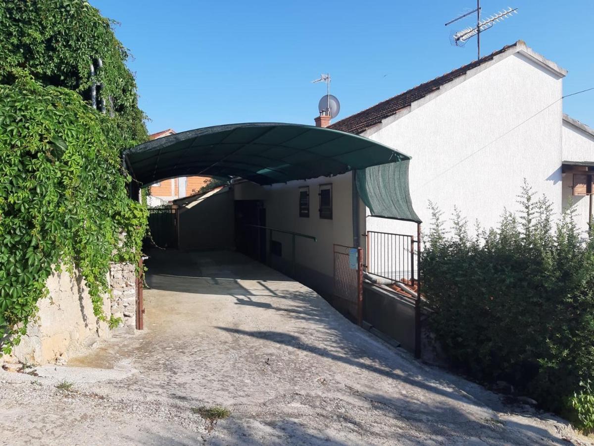Apartments By The Sea Mavarstica, Ciovo - 2043 Trogir Exterior foto